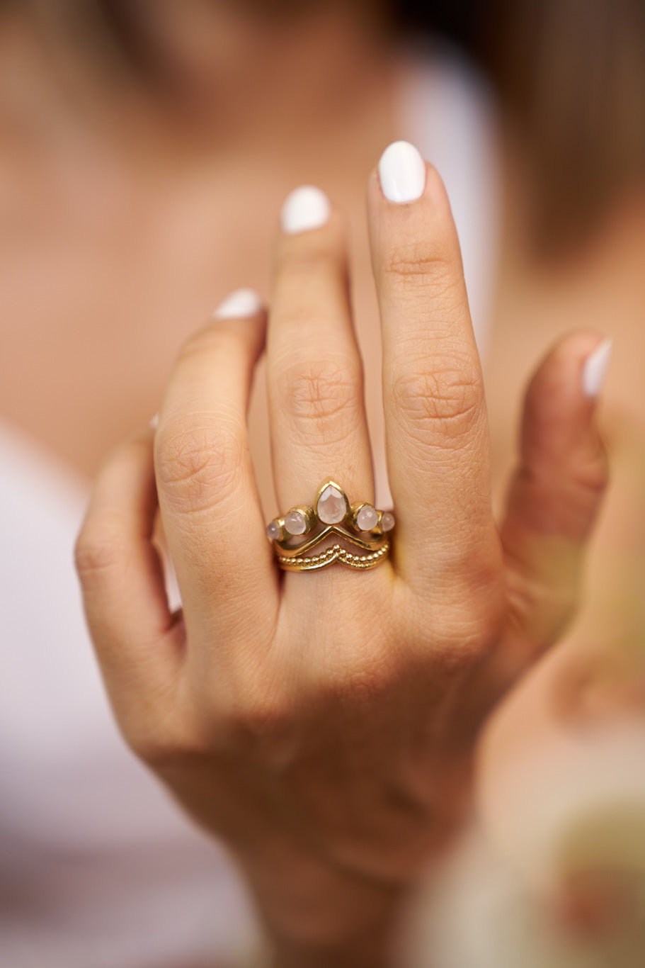 Moonstone vanki ring