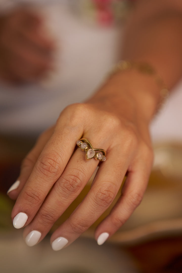 Moonstone vanki ring