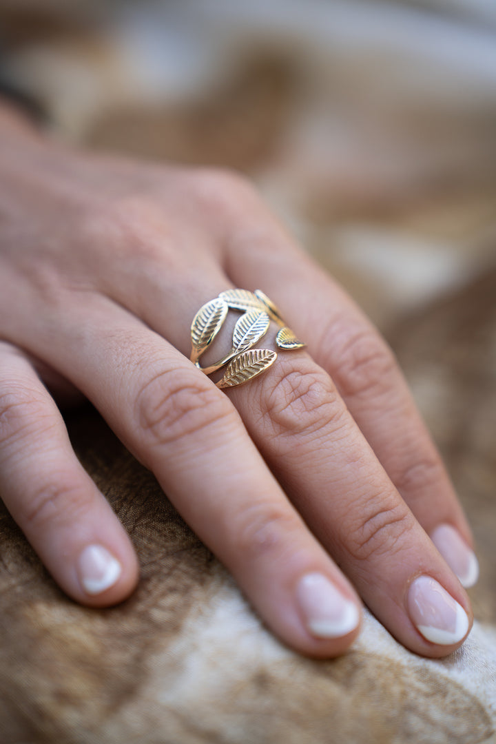 Soul Leaf Ring. Size 6-8 Non adjustable