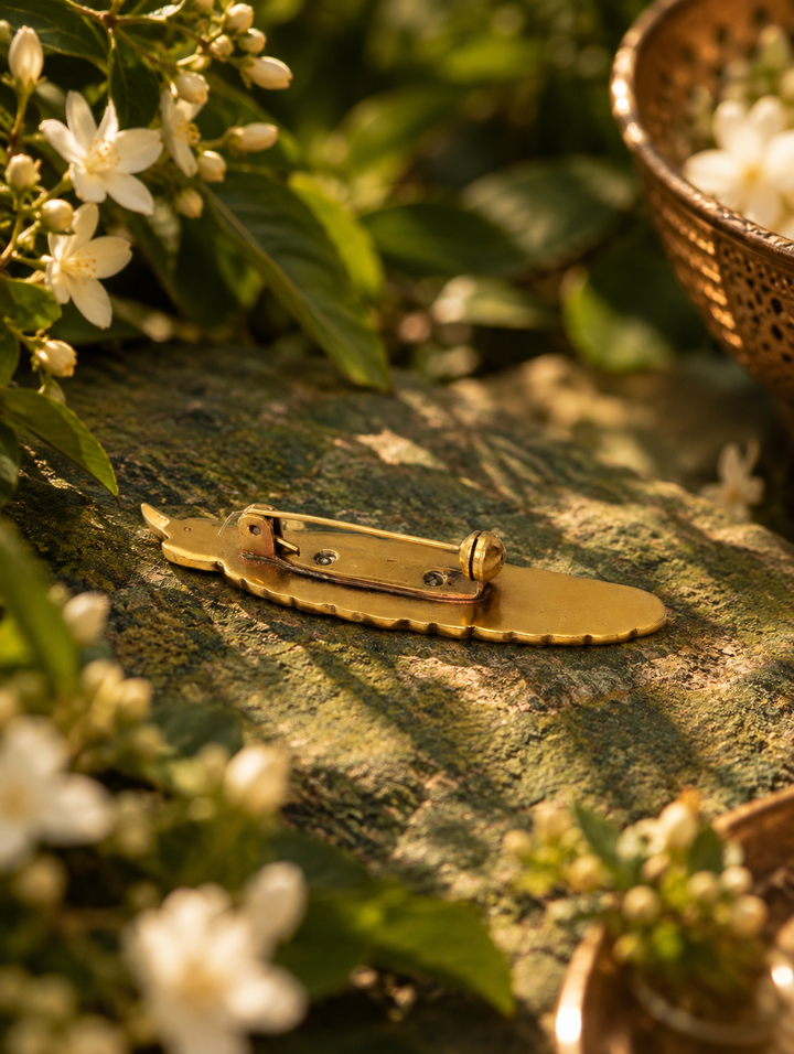 Feather brooch pin in pure brass