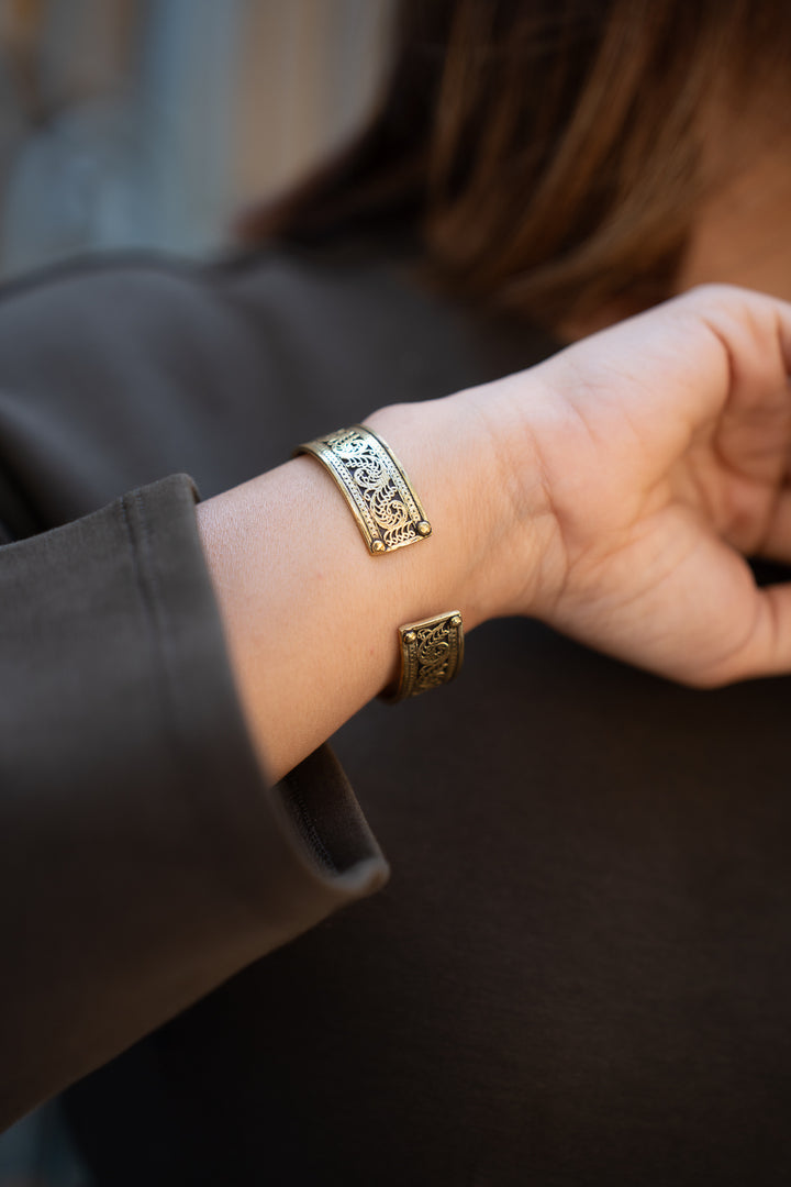 Vintage vine Bangle