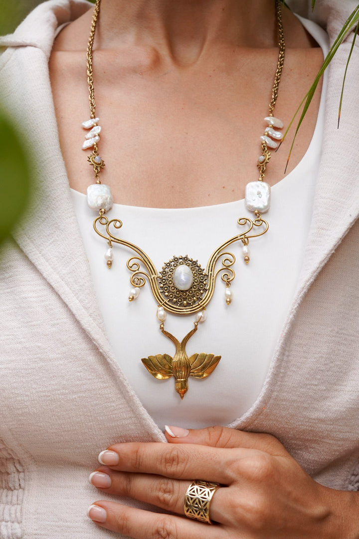 Nadaan parindey pearl necklace