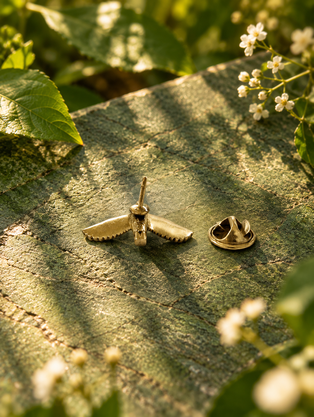 Flying Birdie Brooch lapel pin- single piece