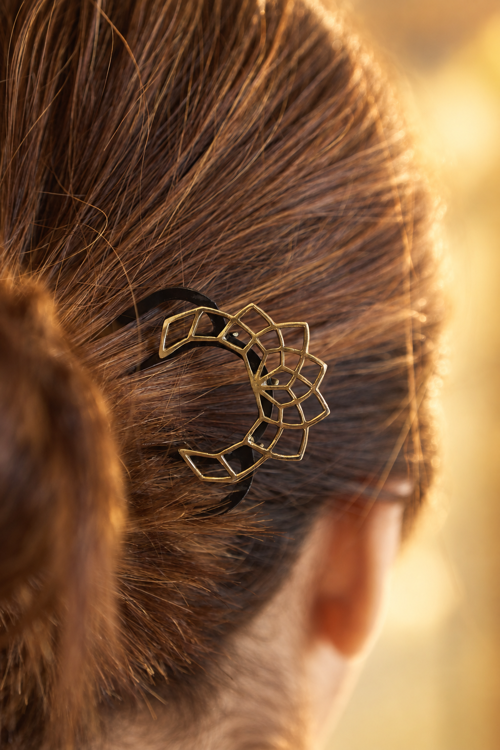 Aarini Lotus mix metal Hair Pin