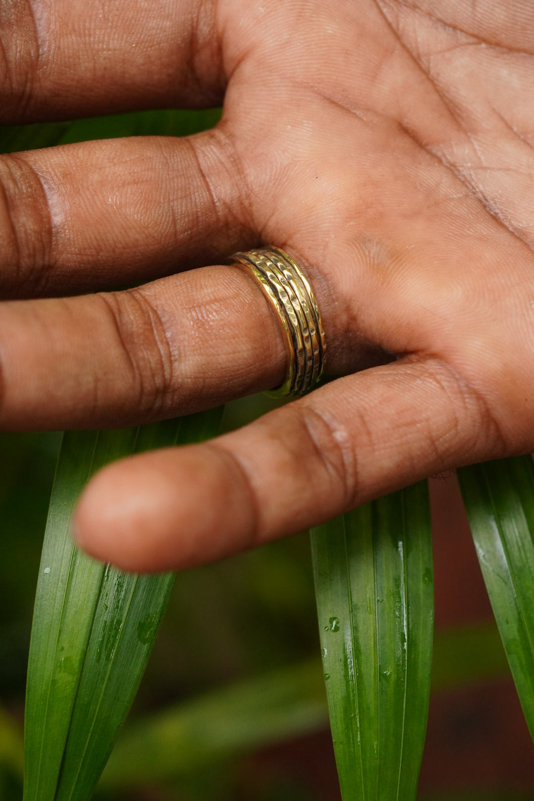 Fiddle unisex ring. Non adjustable. Size 8-9.