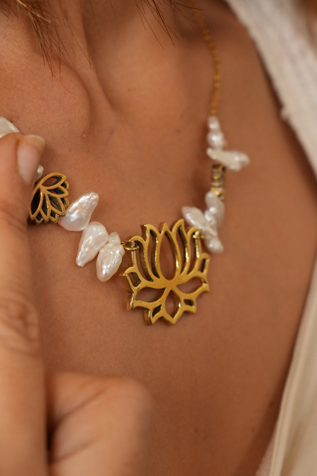 Oriel pearl necklace