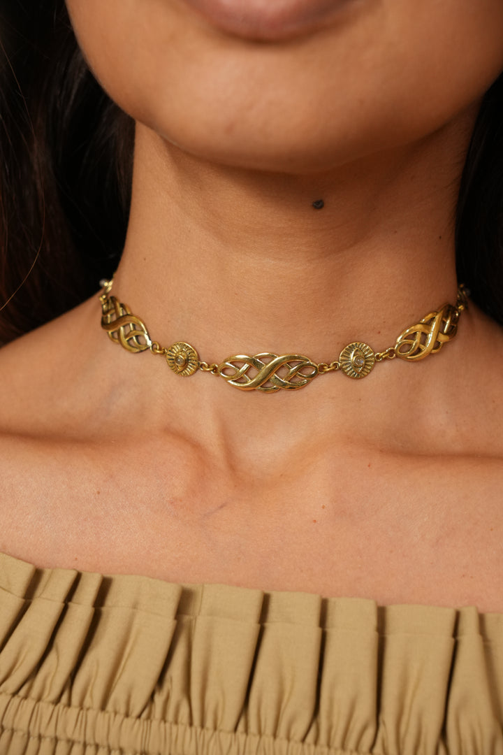 Everknot choker