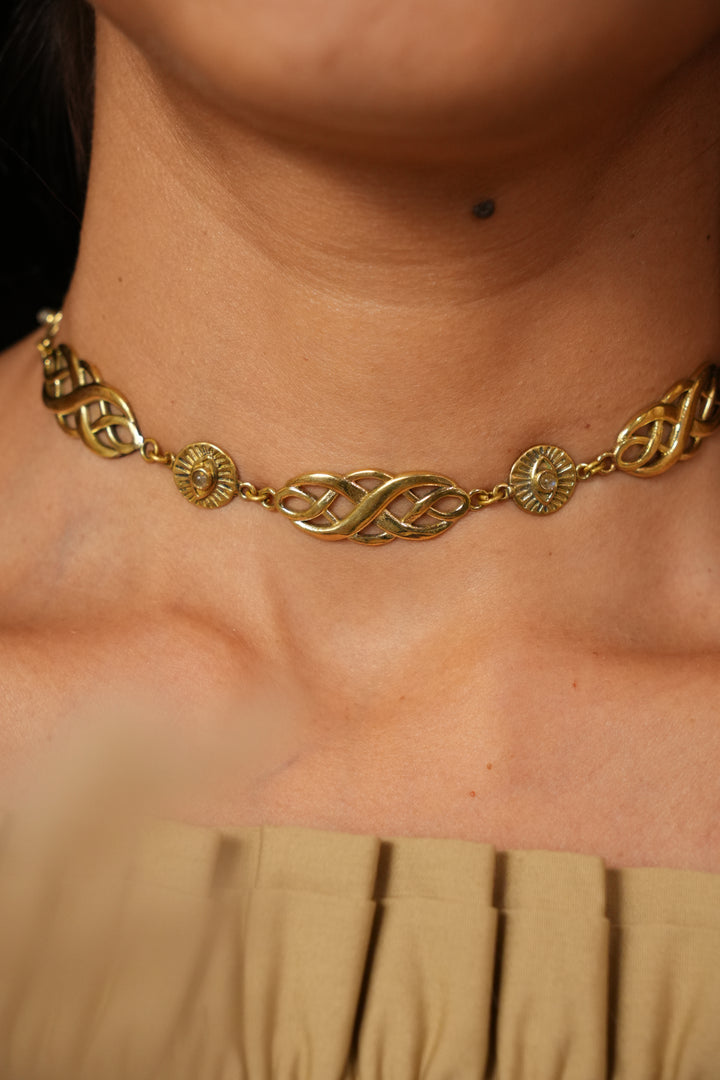 Everknot choker