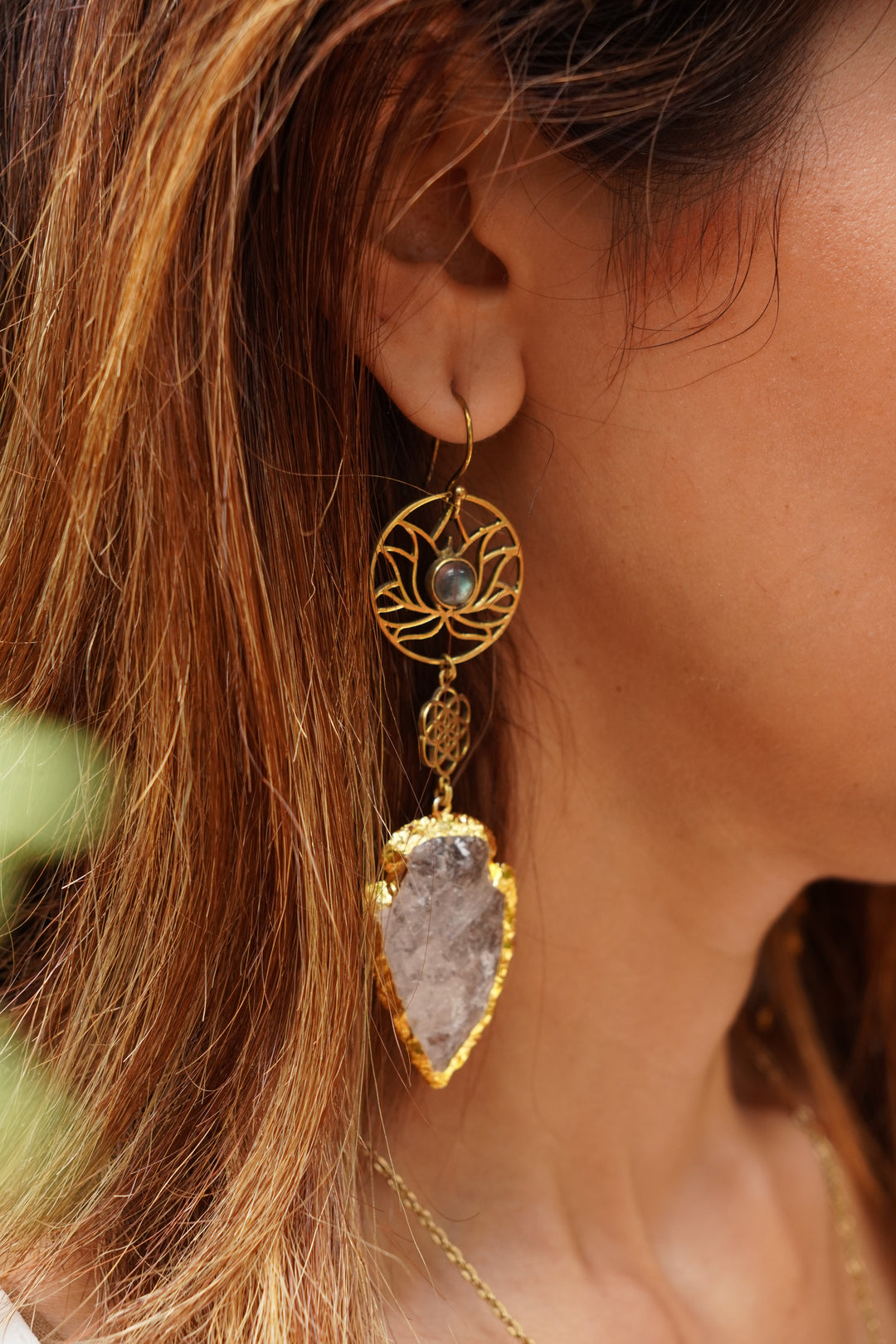Drops of quartz brass earrings