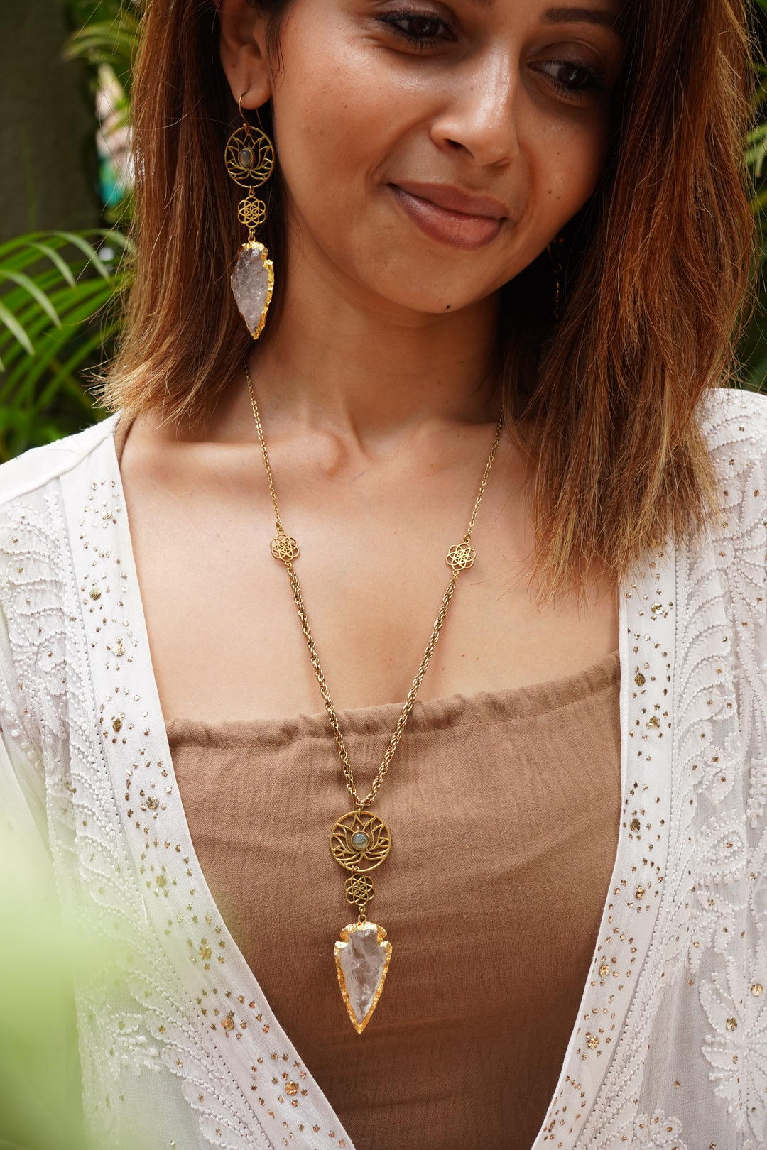 Drops of quartz long necklace