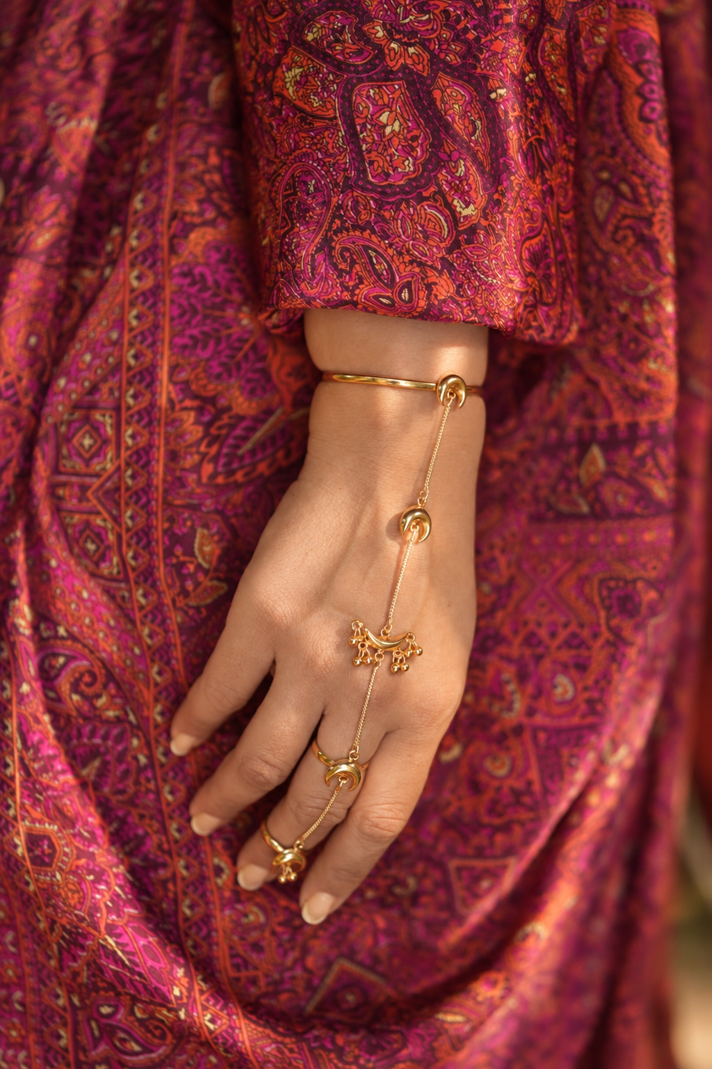 Chaandni Brass Gold plated Hathphool