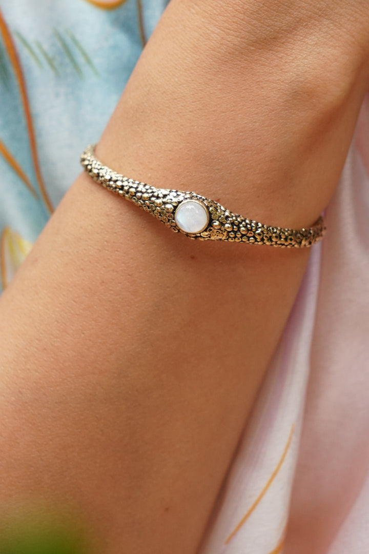 Moon eye kadha