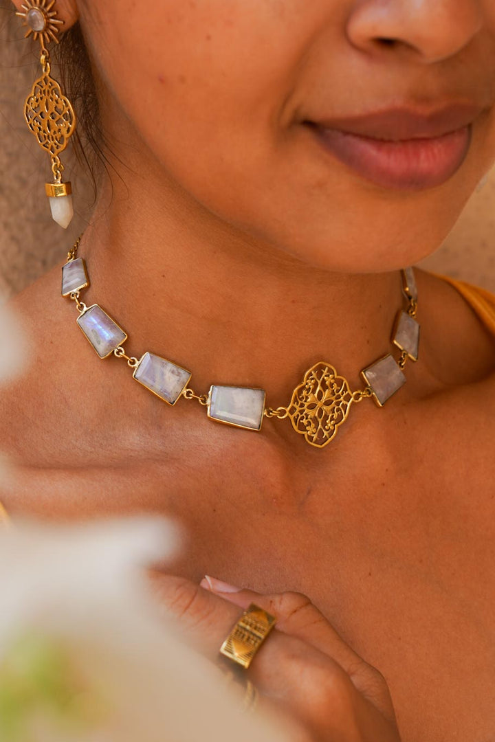 Mumtaaz choker necklace