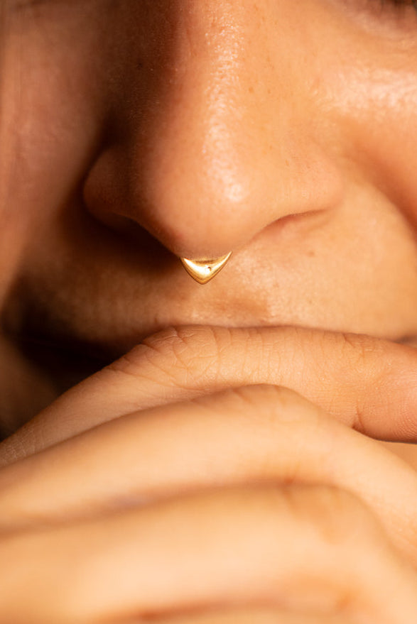 The Minimalist Tiny Septum- Press on