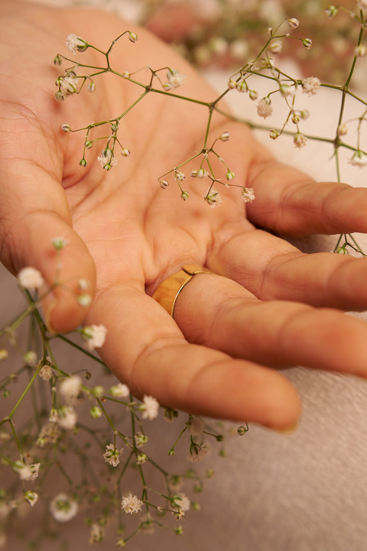 Chunky moonstone ring. Adjustable. Size 6-9