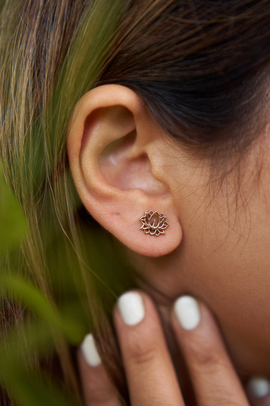 Lotus studs