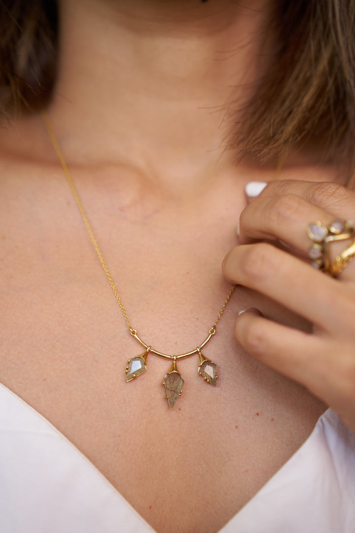 Labradorite dew gold plated necklace
