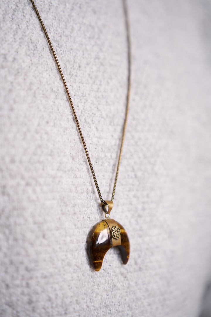 Tiger eye moon pendant with chain