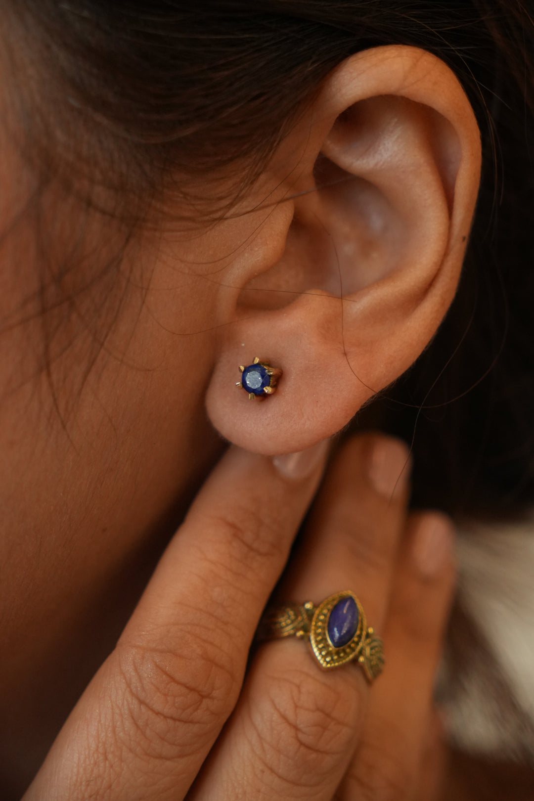 Lapis star studs