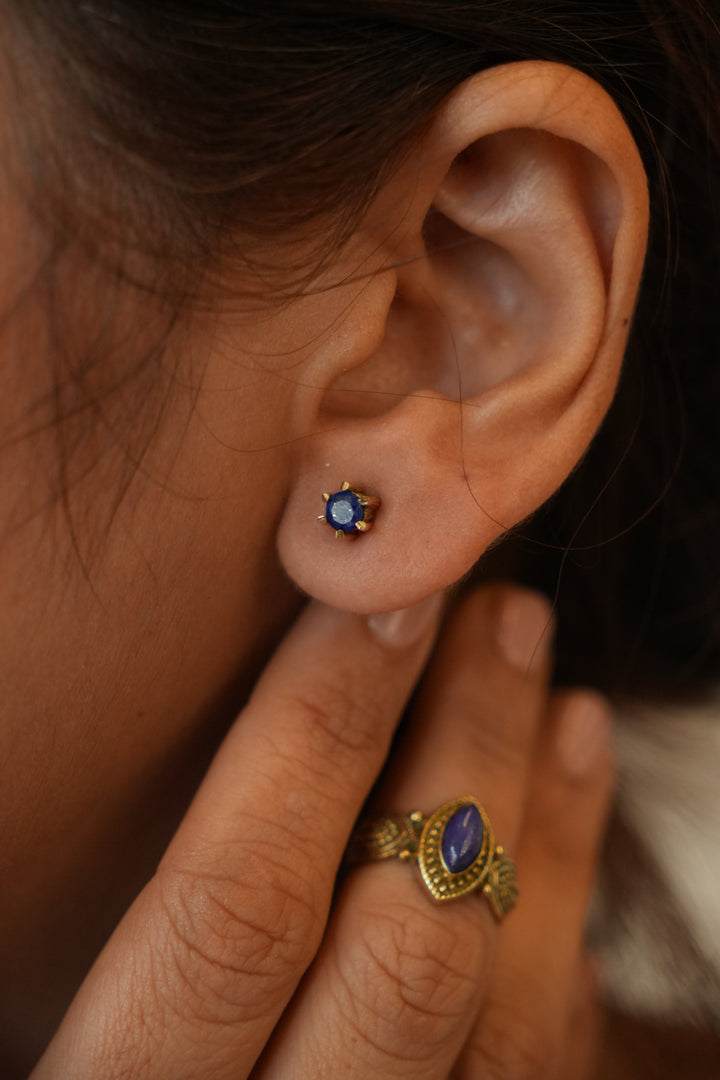 Lapis star studs
