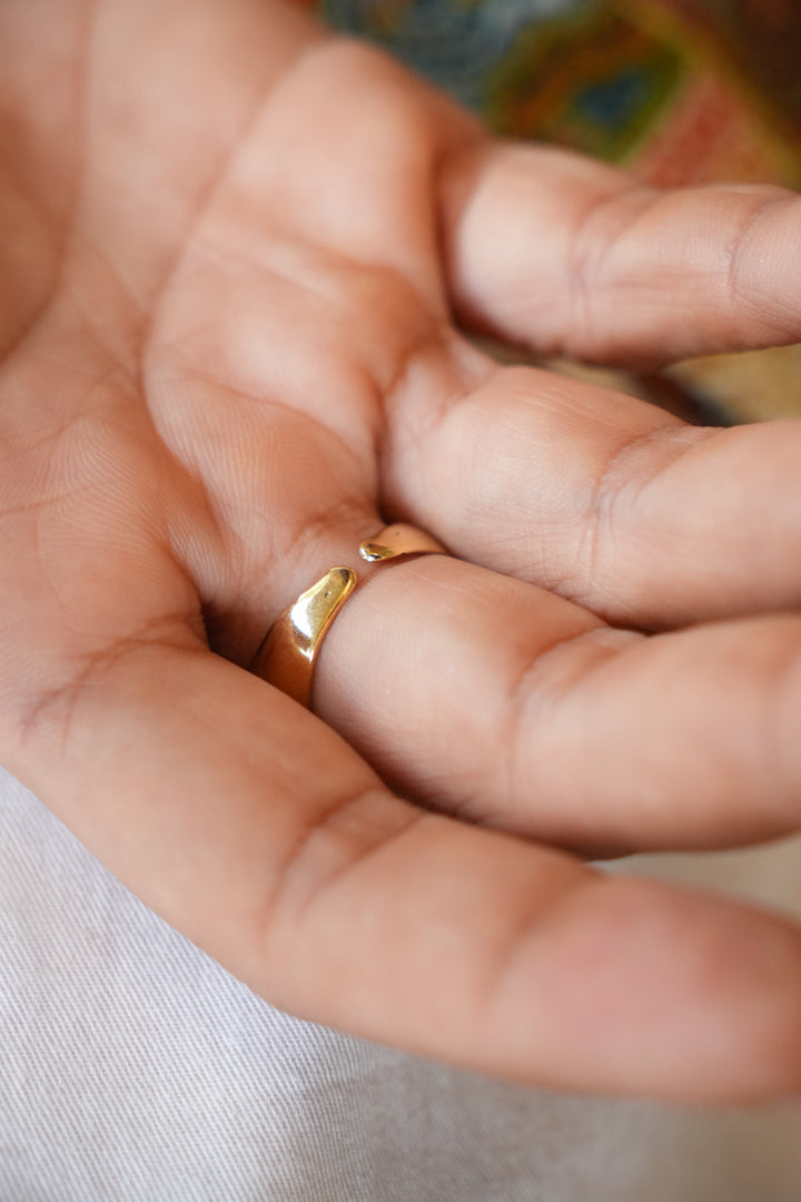 Silver moon- Labradorite ring
