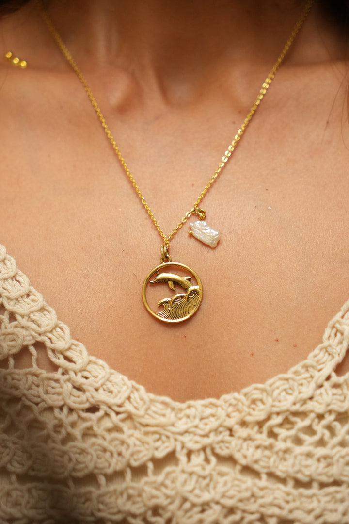 Dolphin pearl necklace