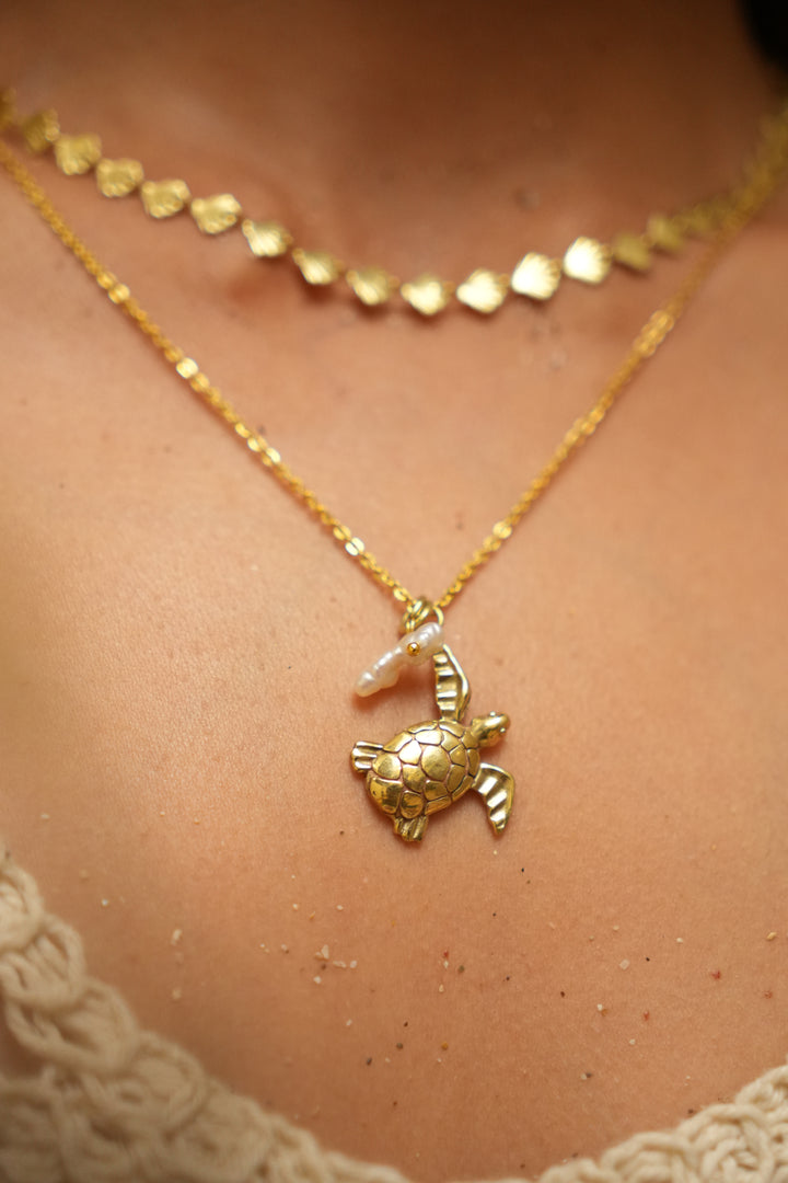Turtle Pearl  necklace