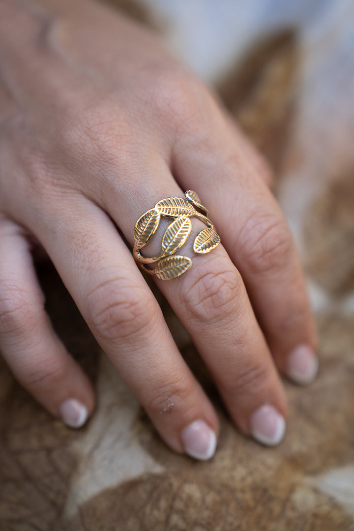 Soul Leaf Ring. Size 6-8 Non adjustable