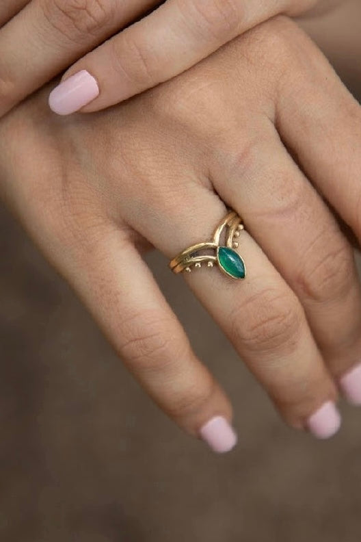 Vanki Ring in green onyx. Adjustable. Size 5-7