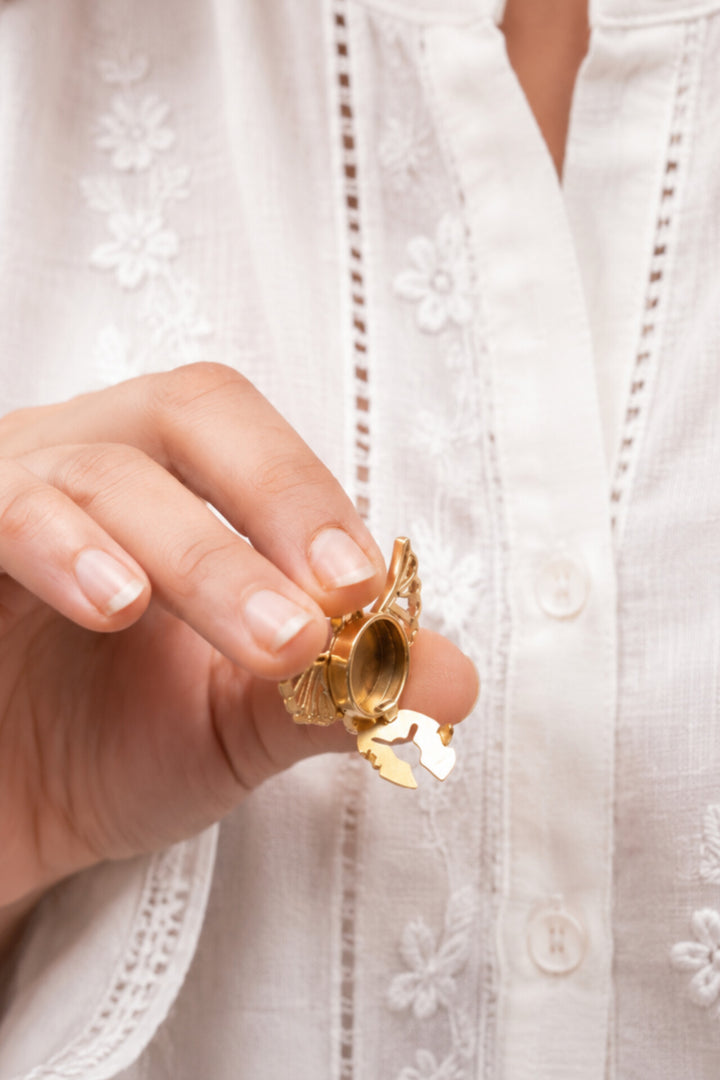 Mystic Beetle Button Holder