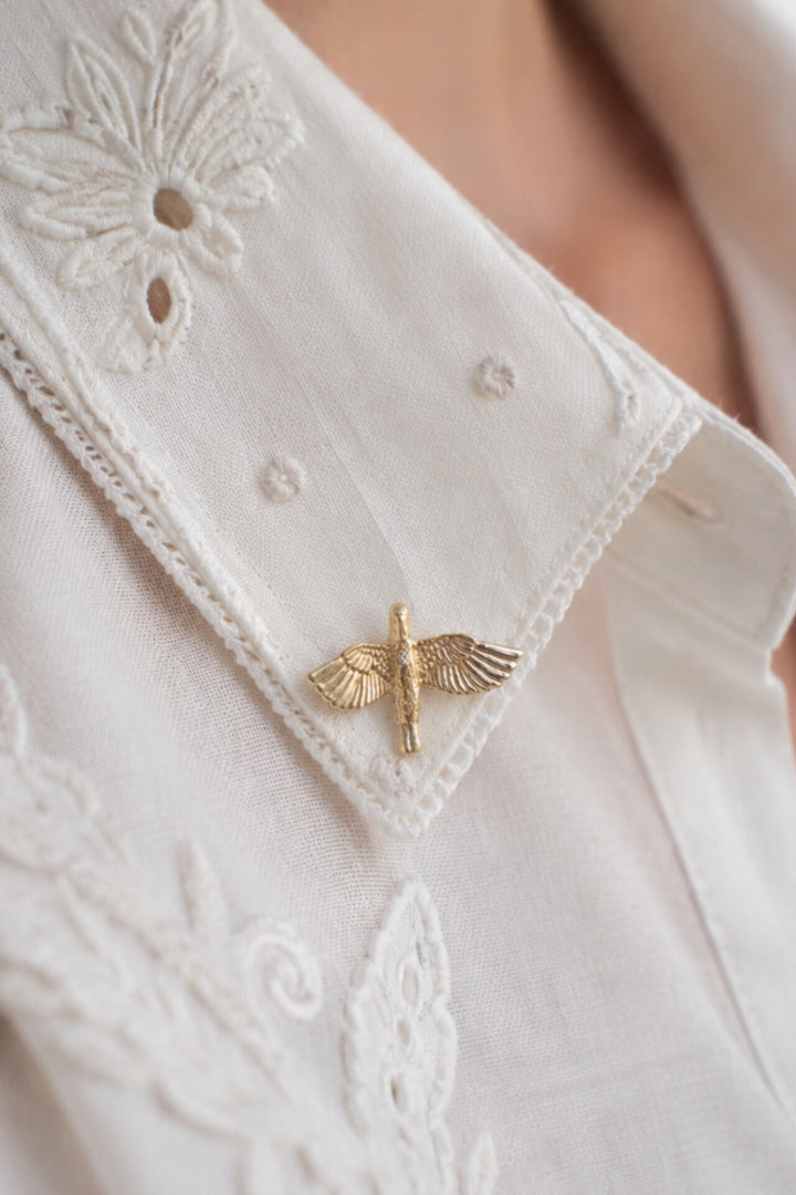 Flying Birdie Brooch pin- single piece