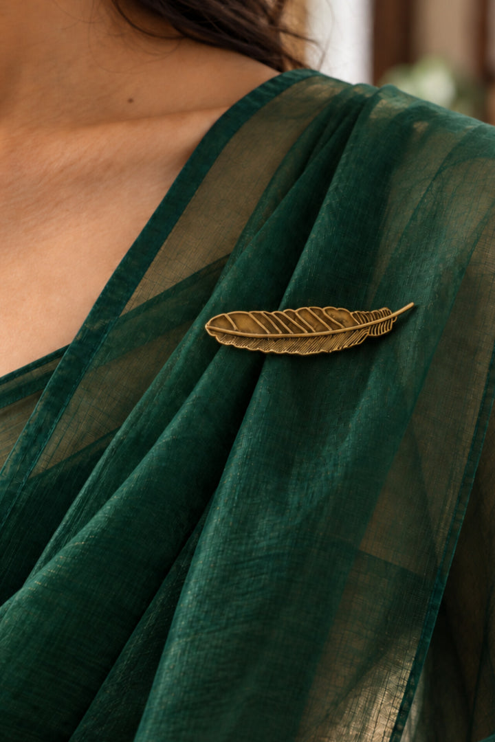 Feather brooch pin in pure brass