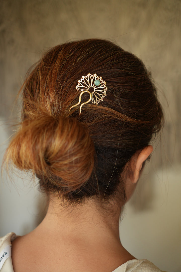 Aqua hair pin