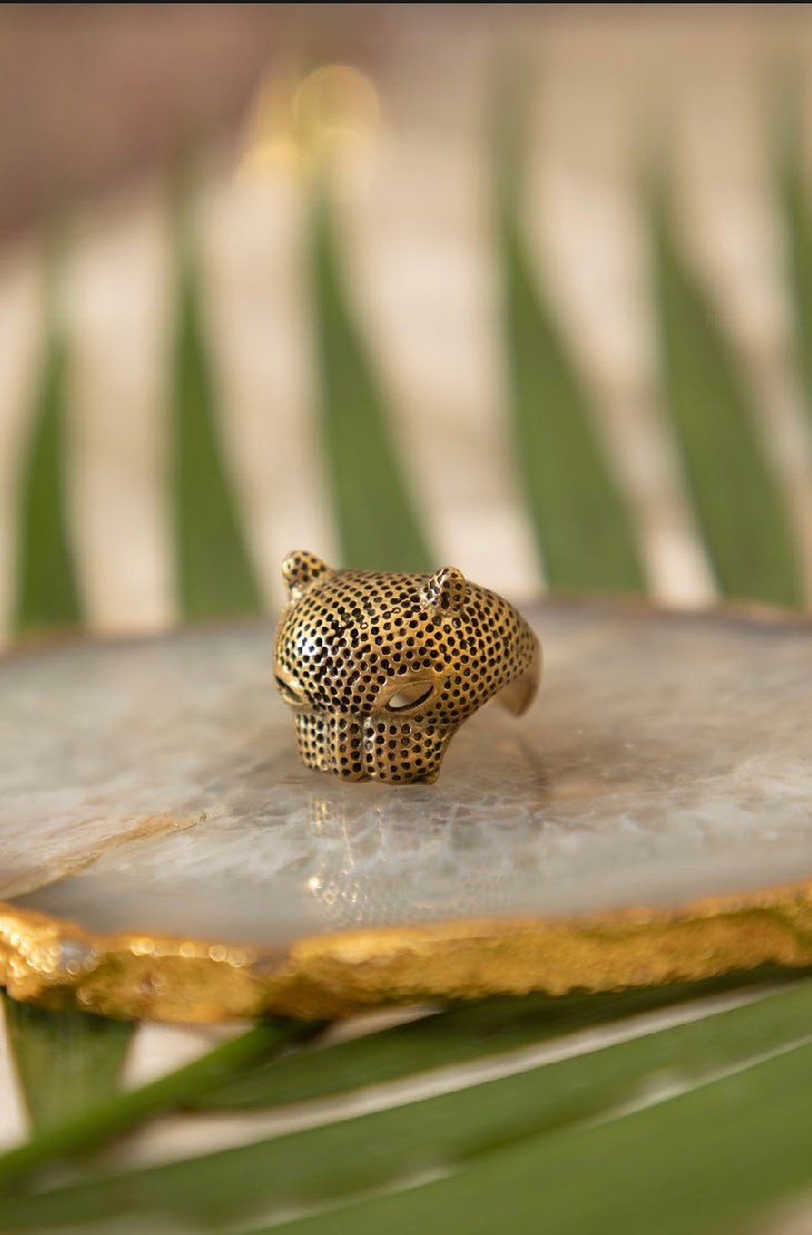 Leopard adjustable ring.