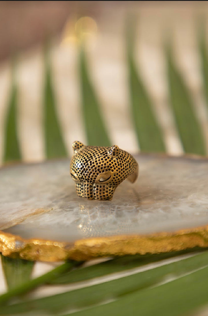 Leopard adjustable ring.