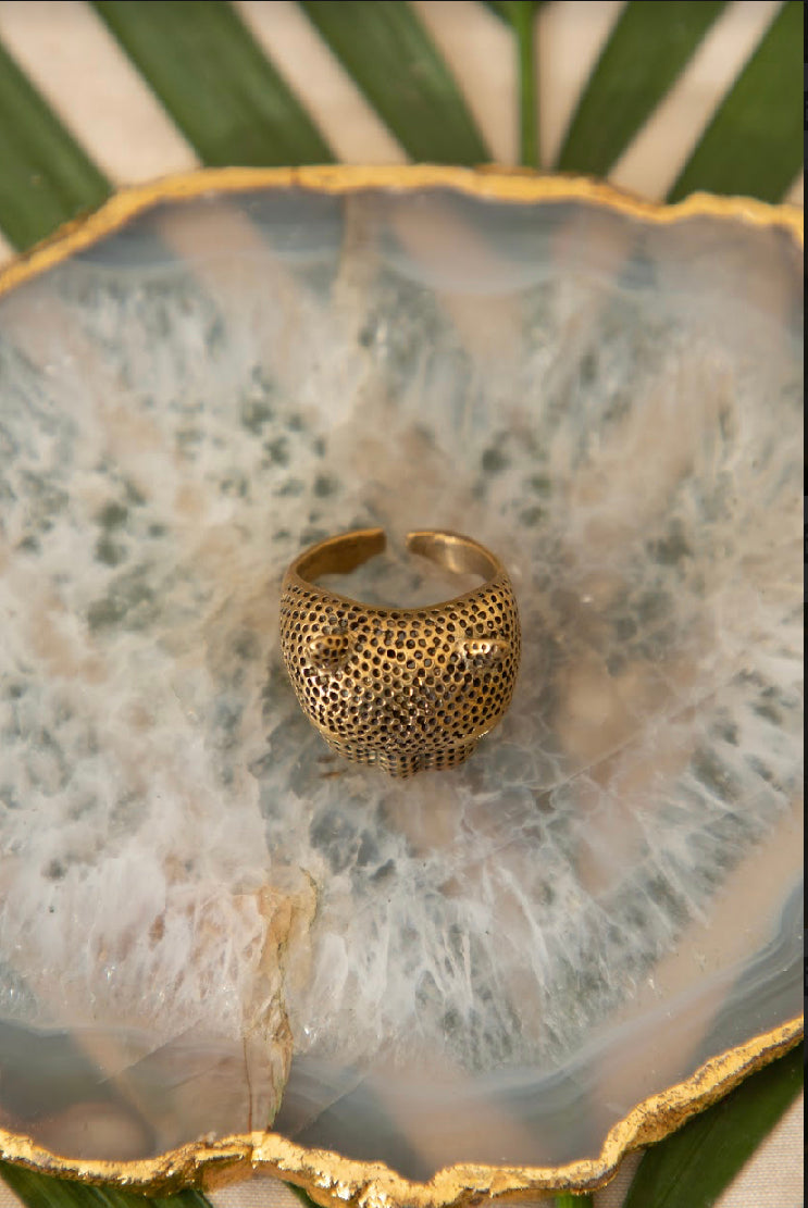 Leopard adjustable ring.