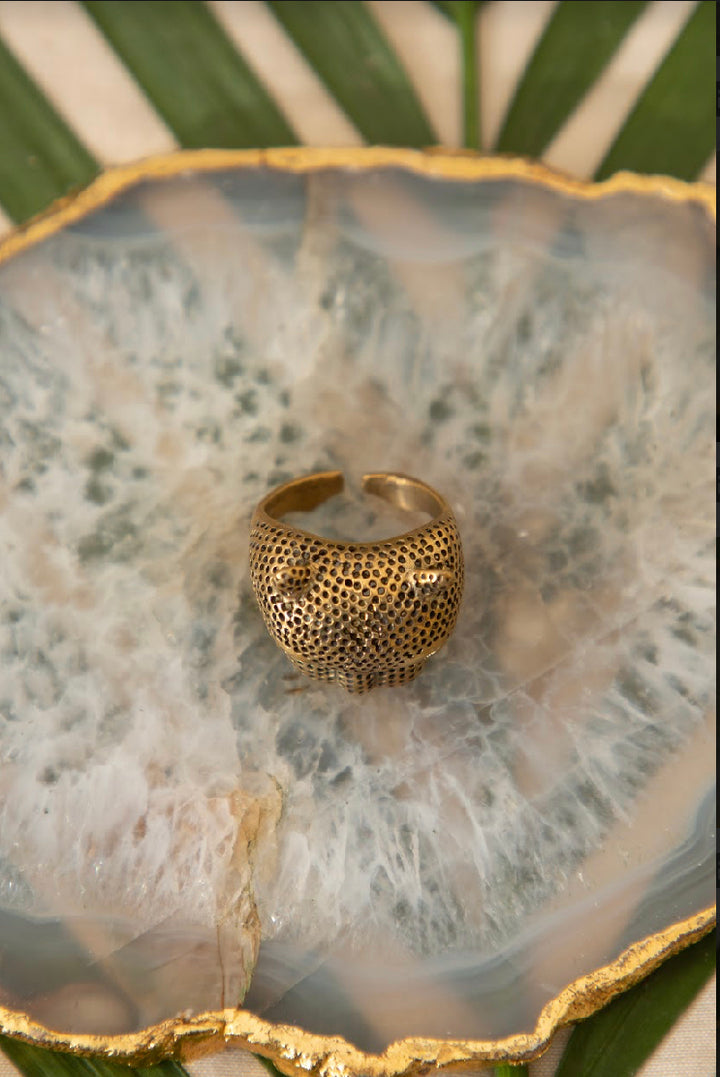 Leopard adjustable ring.
